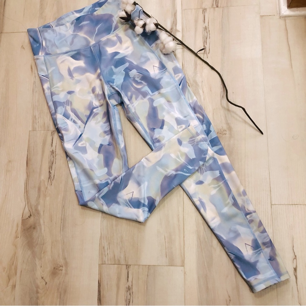OTOS Blue and White Leggings